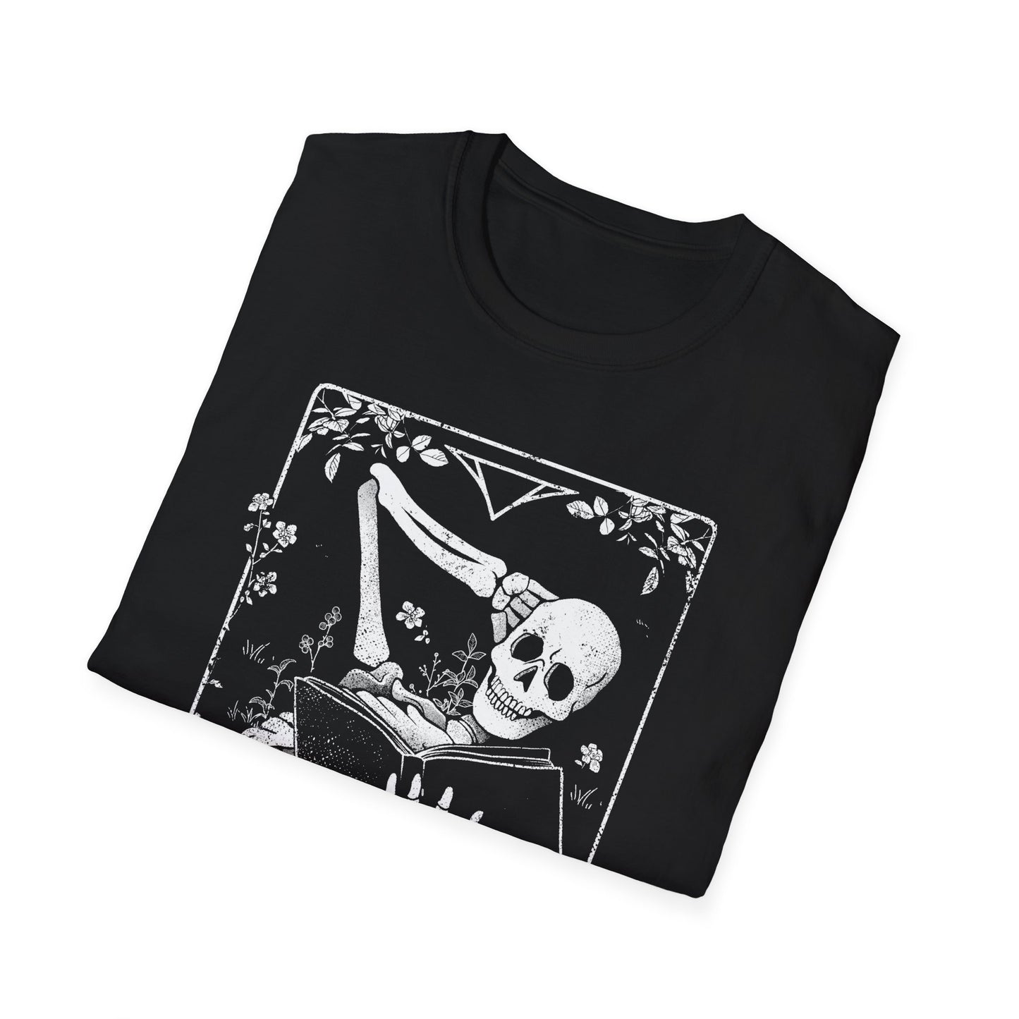 The Reader — Book Tarot Card T-Shirt