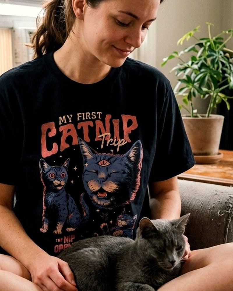 Cat tee close-up