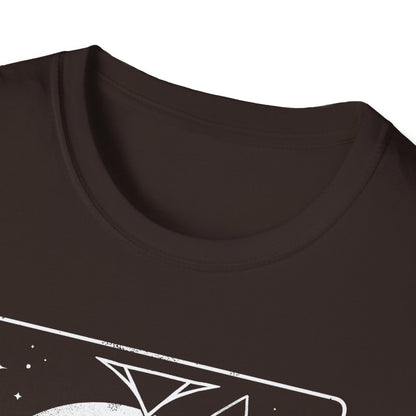 The Magician — Cat Tarot Card T-Shirt